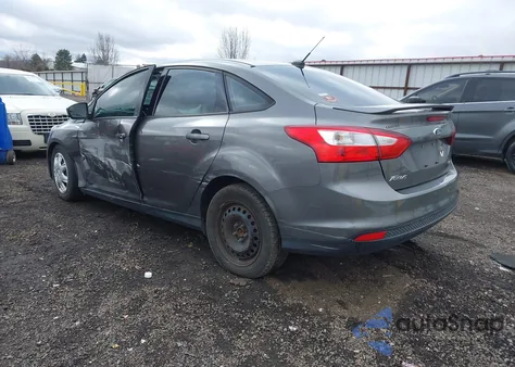 2012 Ford Focus Se z USA, uszkodzony, nr VIN 1FAHP3F21CL302608